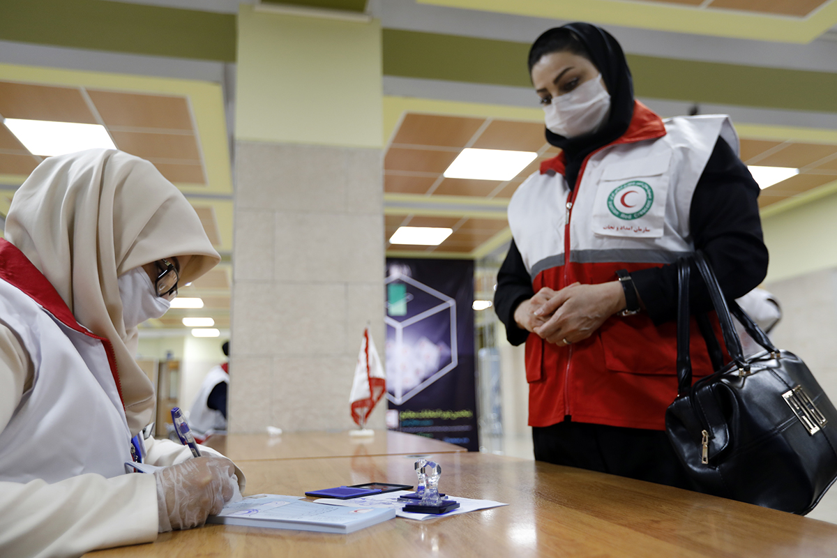 آغاز انتخابات مجامع هلال‌احمر در شهر تهران با حضور رئیس جمعیت هلال‌احمر/ گزارش تصویری
